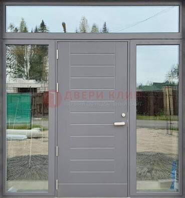 Серая стальная дверь с панелью МДФ и стеклянными фрамугами ДФГ-28 в Истре