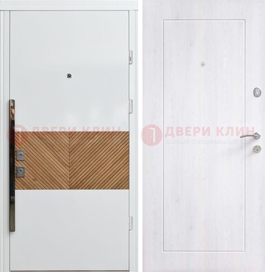 Белая железная дверь МДФ горизонтальной вставкой ДМ-265 в Шатуре