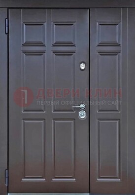 Тёмная двухстворчатая входная дверь для коттеджа с МДФ ДМ-533 в Шатуре