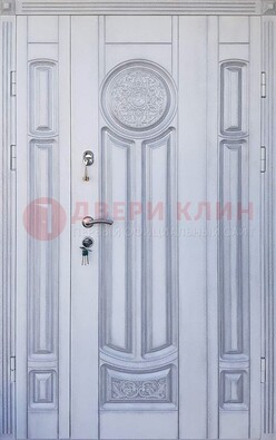 Белая двухстворчатая дверь с массивом дуба ДМД-72 в Шатуре