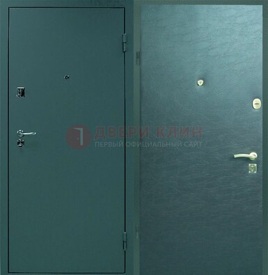 Зеленая стальная дверь с порошковым покрытием ДП-93 в Шатуре
