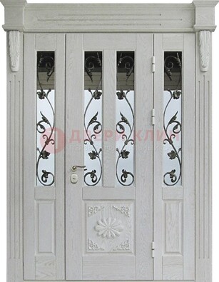 Входная парадная дверь со стеклом и ковкой в белом цвете ДПР-93 в Сергиевом Посаде