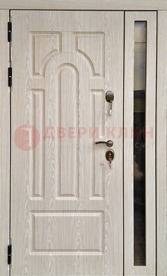 Белая металлическая дверь со стеклом ДС-68 в Шатуре