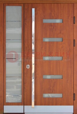 Коричневая металлическая дверь со стеклом ДС-72 в Шатуре
