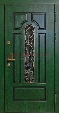 Зеленая железная дверь со стеклом и ковкой ДСК-111 в Шатуре