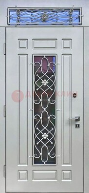 Белая железная дверь со стеклом и ковкой с верхней фрамугой ДСК-112 в Шатуре