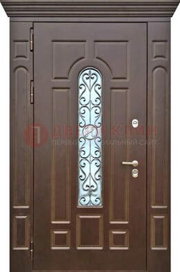 Коричневая железная дверь со стеклом ковкой для частного дома ДСК-133 в Пскове