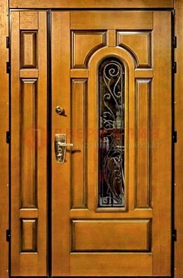 Распашная металлическая дверь со стеклом и ковкой для дома ДСК-152 в Шатуре