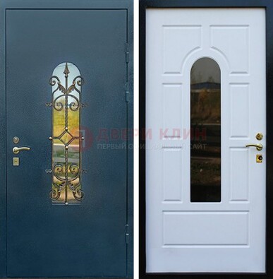 Входная дверь Дверь со стеклом и ковкой ДСК-71 для кирпичного дома в Шатуре