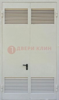 Белая металлическая техническая дверь с вентиляционной решеткой ДТ-6 в Саранске