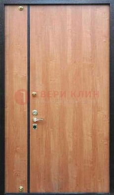 Светлая тамбурная дверь ДТМ-29 в Шатуре