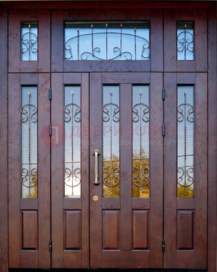 Коричневая парадная дверь с виноритом и ковкой ДВТ-168 в Шатуре