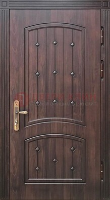 Коричневая уличная дверь с виноритом для дома ДВТ-235 в Шатуре