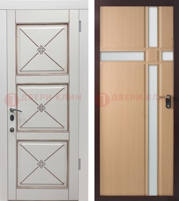 Белая уличная дверь с зеркальными вставками внутри ДЗ-94 в Шатуре