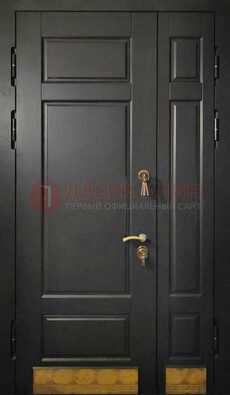 Черная полуторная железная дверь для частного дома ПЛ-2 в Можайске