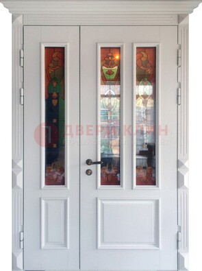Белая полуторная металлическая дверь с витражом ВЖ-12 в Шатуре